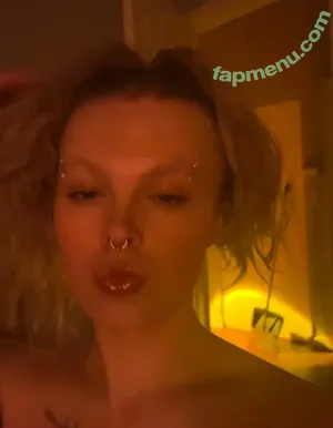  nude photo #0005