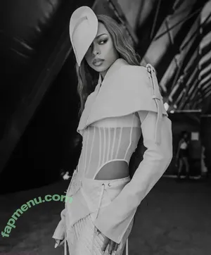 Ravyn Lenae / ravynlenae nude photo #0011