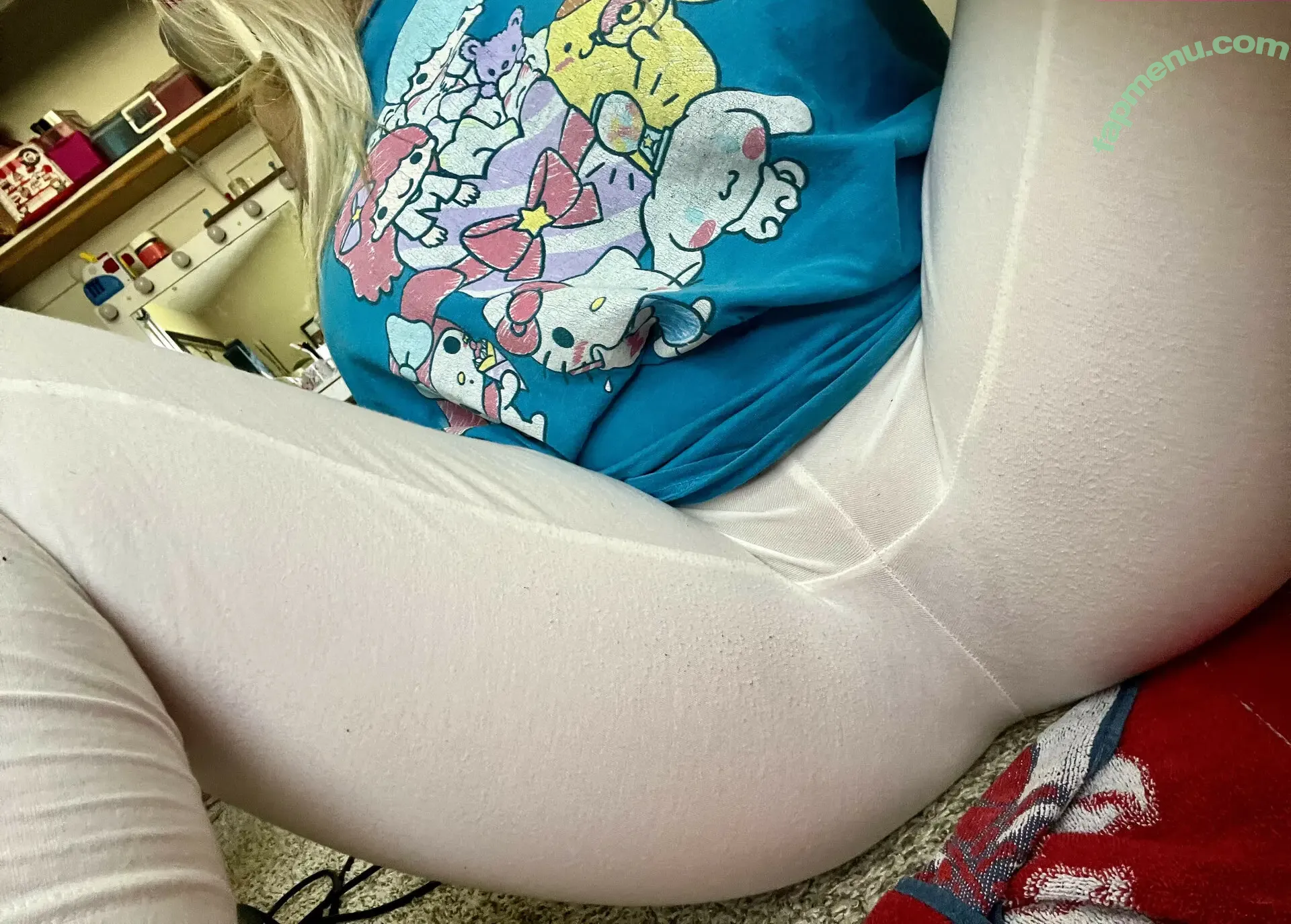 Rawrsoursop nude photo #0054 (mango.steenie / mangosteenie / smexiseamstress)