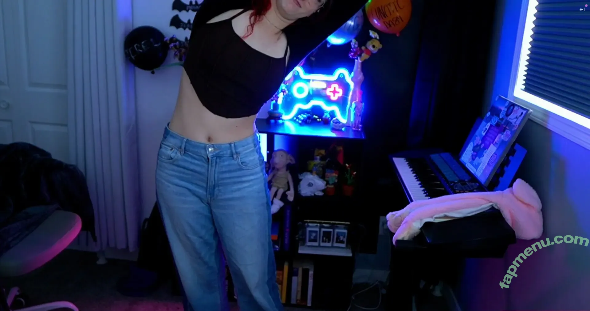 Rayactions nude photo #0046 (rayactions_)