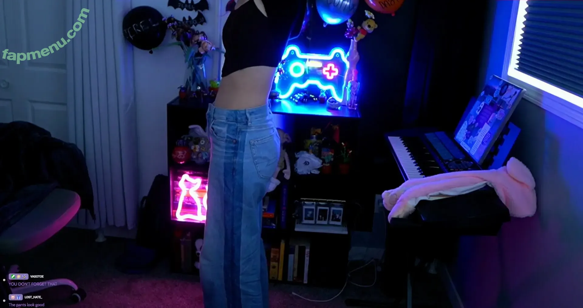 Rayactions nude photo #0048 (rayactions_)