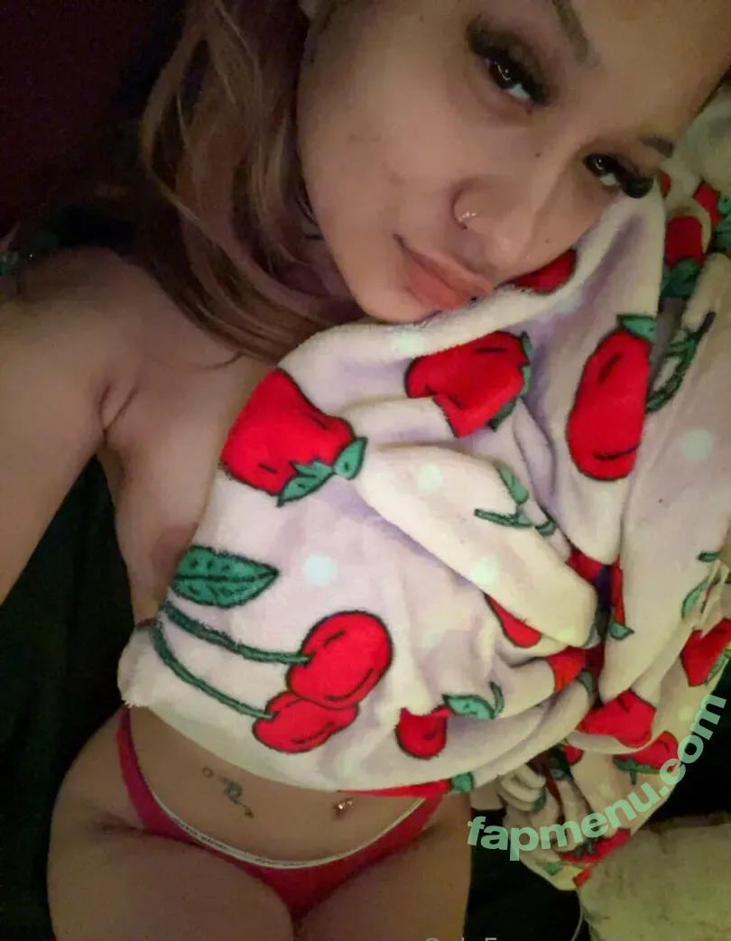Rayakay, Raya Kay, 4k.r4y4, G0thbr4tt, Rayakayyy, Goth_whore0, Anime.roxxx0, Raya.baby3, Gogetterr4y4 nude photo #0022 (4k.r4y4 / rayakay)