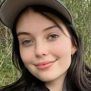 Rayeroze nude photo #0003