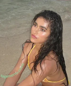 Rayna V / raynaroseetv / raynavallandingham nude photo #0083