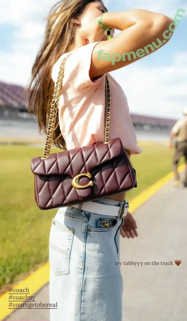 Rayna V nude photo #0109 (raynaroseetv / raynavallandingham)