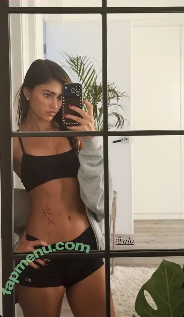 Rayna V nude photo #0127 (raynaroseetv / raynavallandingham / raynavham)