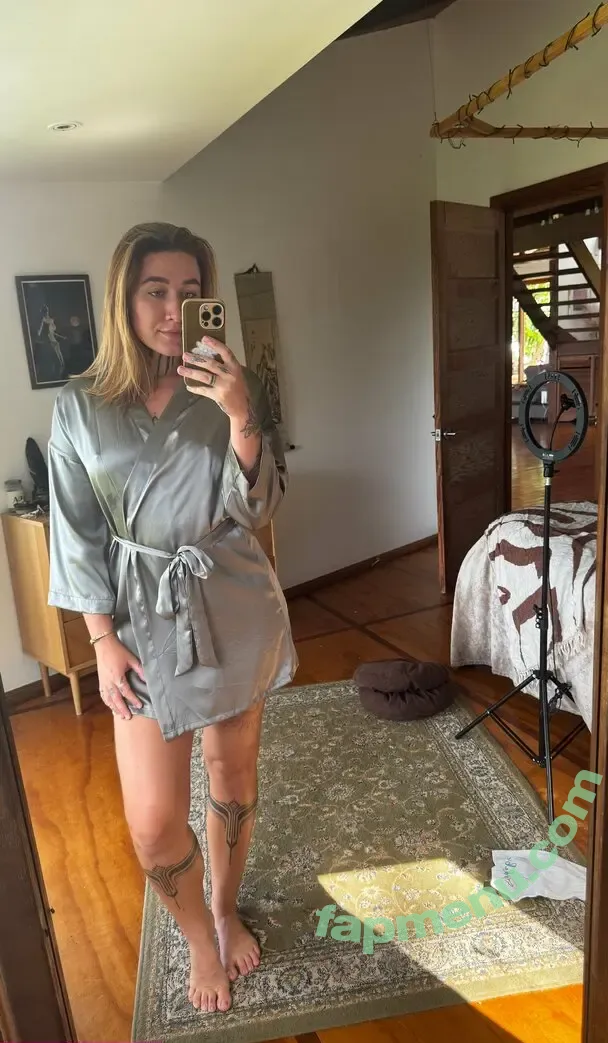 rayne_falls nude photo #0003 (theladyrayne)