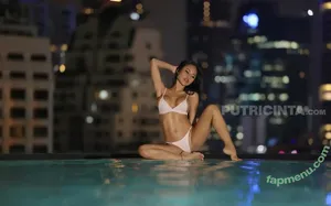 Raysileeum / raysileeum - Thai beauty standing at 5'1