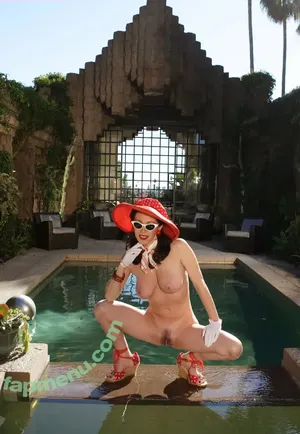 Rayveness / RayVenessisBack / myrayveness nude photo #0276