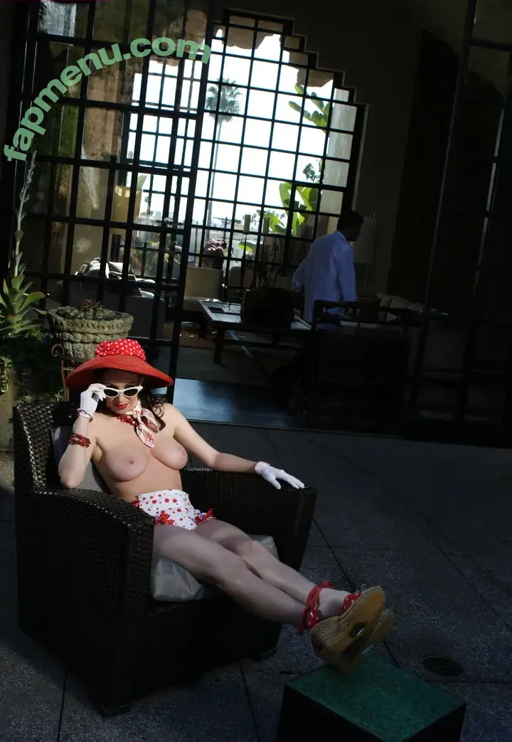 Rayveness nude photo #0308 (RayVenessisBack / myrayveness)