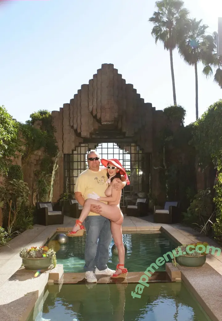 Rayveness nude photo #0343 (RayVenessisBack / myrayveness)