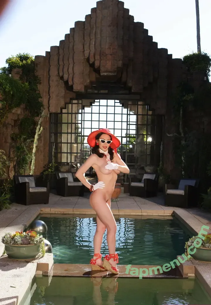 Rayveness nude photo #0349 (RayVenessisBack / myrayveness)