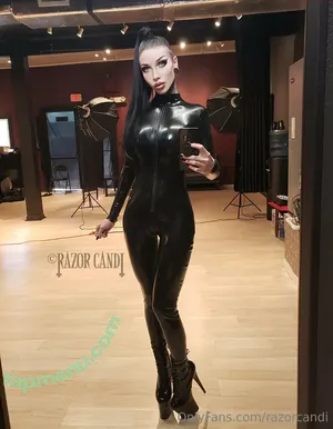 razorcandi / razorcandi.exists nude photo #0011