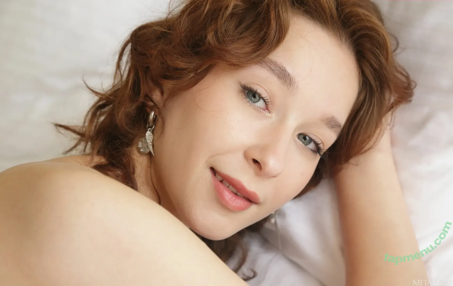 Rea Ready nude photo #0158 (Alison Lip / Ari)