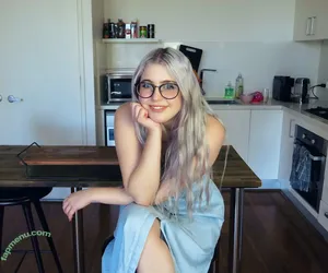 React GirlsYT / chinglishreactions / imon_Snow nude photo #0219