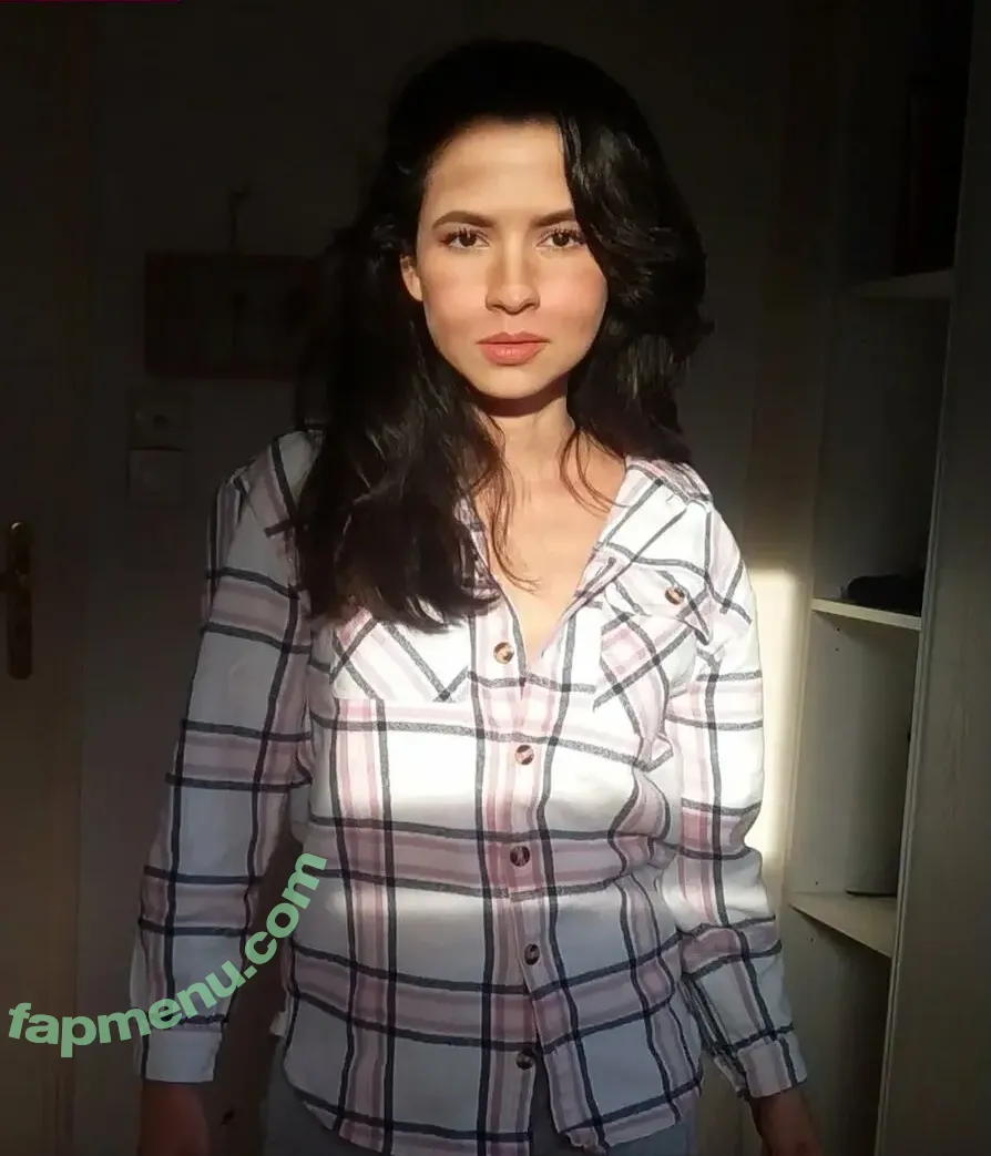 React GirlsYT nude photo #0228 (chinglishreactions / imon_Snow)