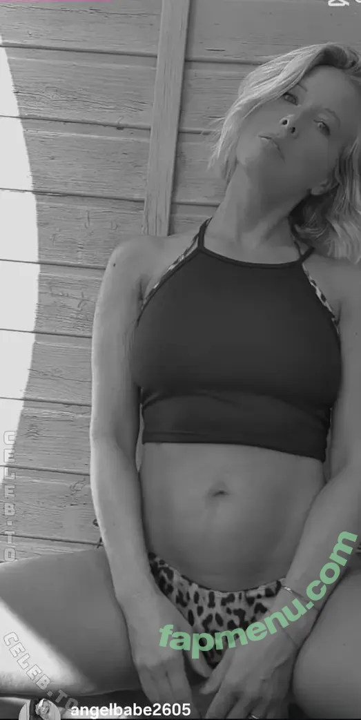 Realangi0 nude photo #0072 (Realangi0)