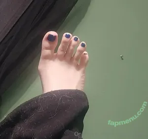 realgothfeet / real_gfit nude photo #0003