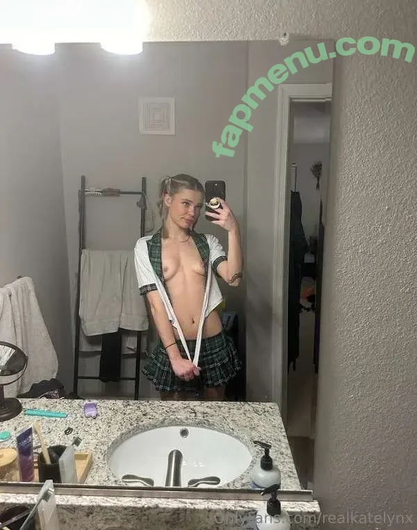 realkatelynx nude photo #0178 (realkatelynx)