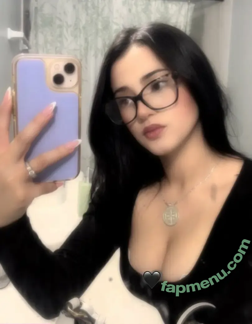 realmiaa6 nude photo #0006 (realmiaa6)