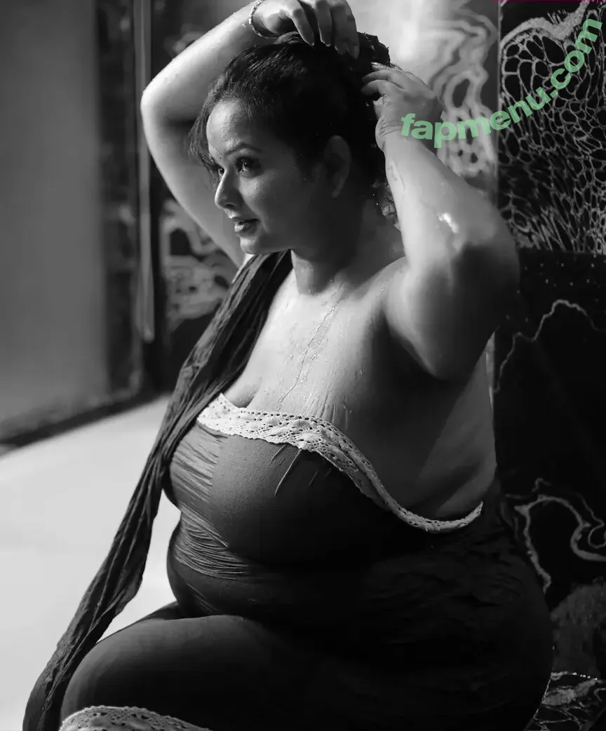 Realnaasha nude photo #0001 (bubbles.1906)