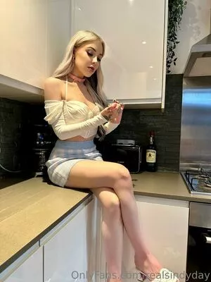 realsindyday / realsindyy nude photo #0302