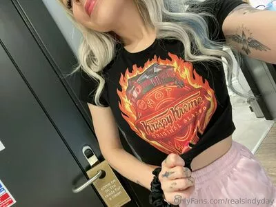 realsindyday / realsindyy nude photo #0309