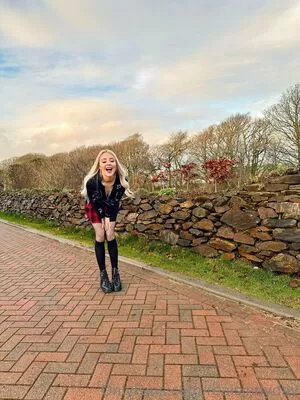 realsindyday / realsindyy nude photo #0380