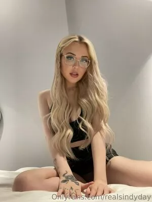 realsindyday / realsindyy nude photo #0419