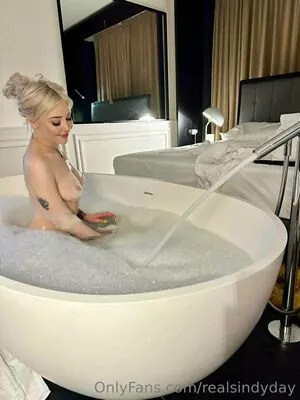 realsindyday / realsindyy nude photo #0504