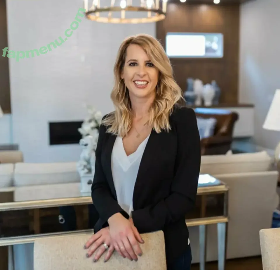 Realtor Laura nude photo #0001 (realtor_laura)