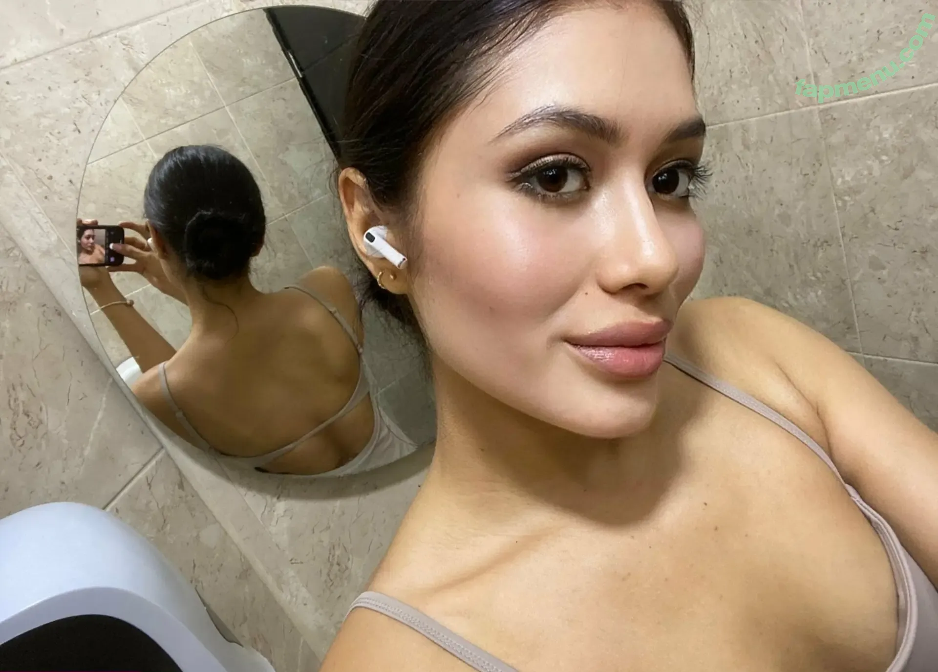 realvioletaacosta nude photo #0023 (realvioleta_acosta)