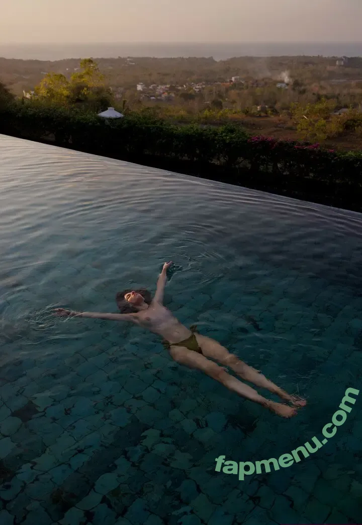 Rebecca Bagnol nude photo #0065 (_rebeccabagnol / bagnolrebecca)