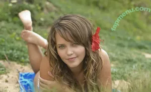 Rebecca Breeds / rebeccaebreeds nude photo #0006