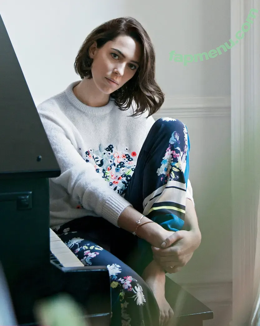 Rebecca Hall nude photo #0052 (rebeccahall / rebeccalords)