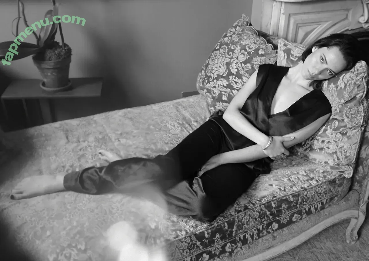 Rebecca Hall nude photo #0059 (rebeccahall / rebeccalords)