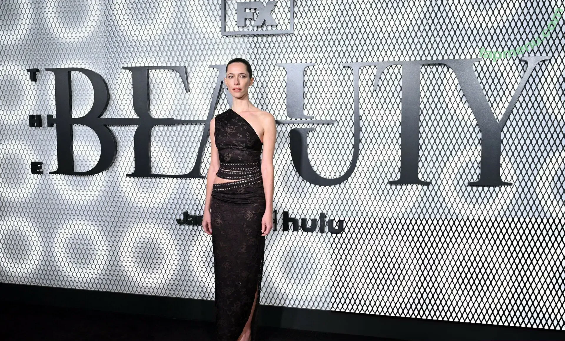 Rebecca Hall nude photo #0111 (rebeccahall / rebeccalords)