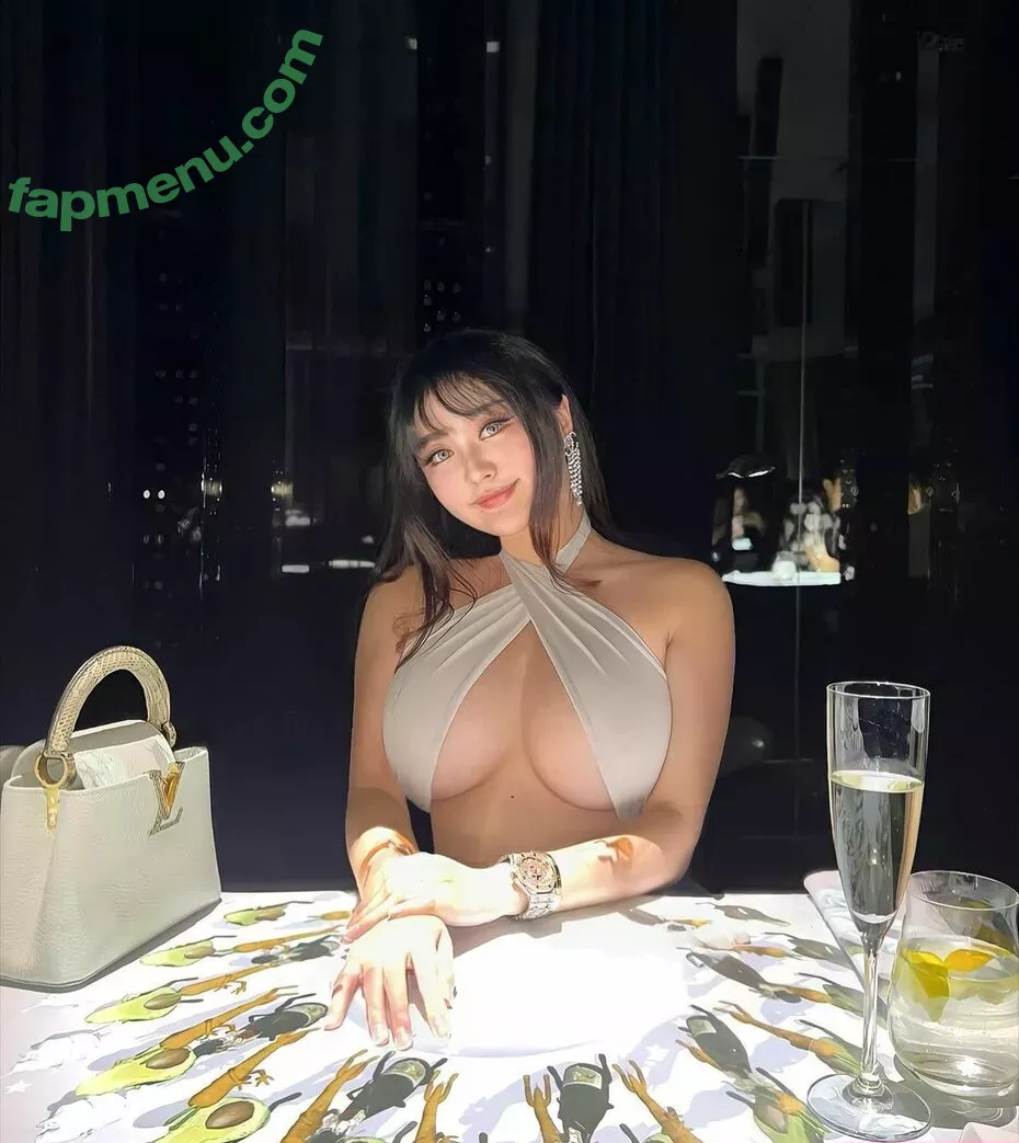 Rebecca Liu nude photo #0018 (beccabeccaliu / plaguewhore)