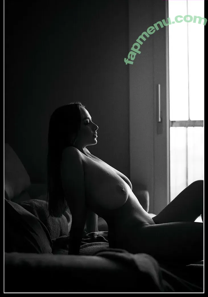 Rebecca M nude photo #0029 (rebecca_mordaa)