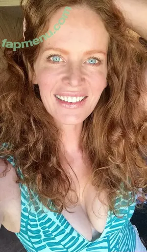 Rebecca Mader / bexmader / red head nude photo #0054