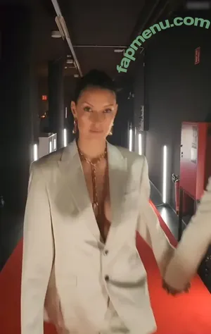 Rebecca Mir / sarahtoninx9_ nude photo #0020