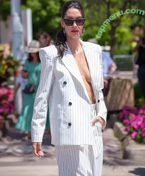 Rebecca Mir / sarahtoninx9_ nude photo #0048