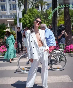 Rebecca Mir / sarahtoninx9_ nude photo #0052