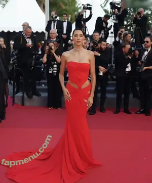 Rebecca Mir / sarahtoninx9_ nude photo #0080