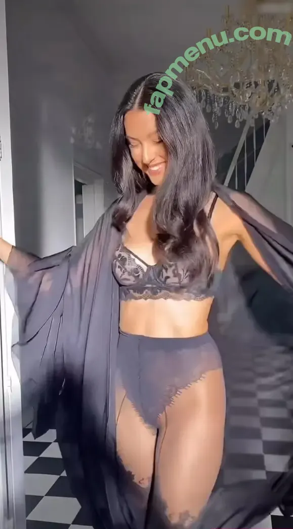 Rebecca Mir nude photo #0021 (rebeccamir)