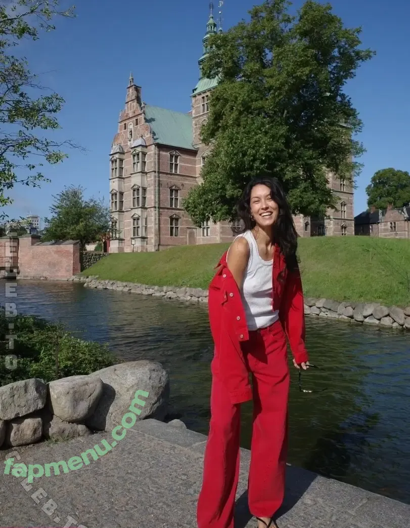 Rebecca Mir nude photo #0741 (rebeccamir)