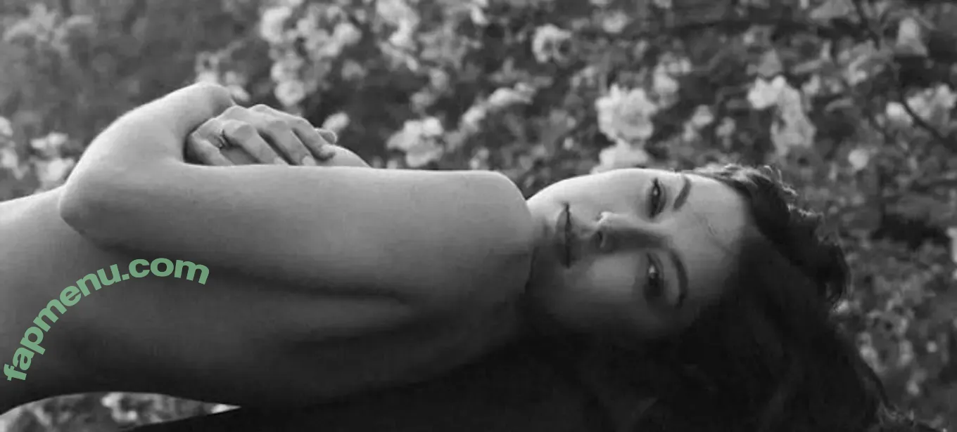 Rebecca Mir nude photo #0796 (rebeccamir)