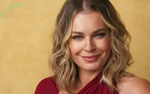 Rebecca Romijn / rebeccaromijn nude photo #0102