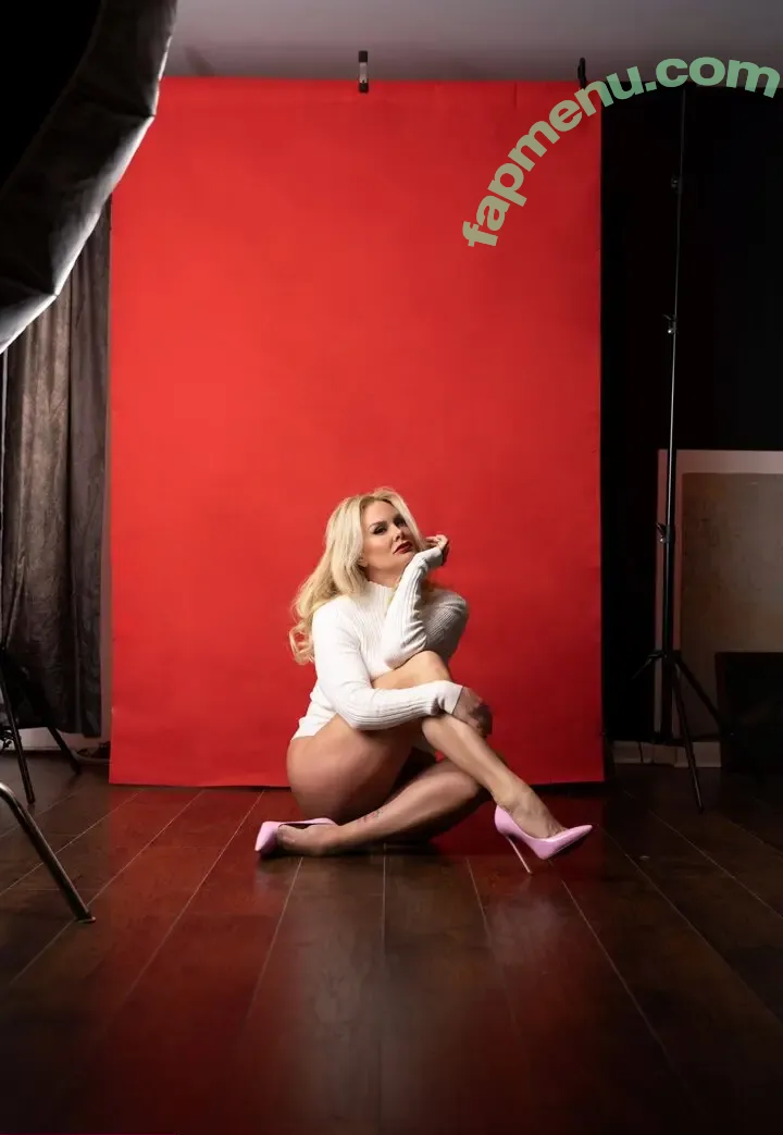 rebeccalynne_d nude photo #0020 (devilshal0)