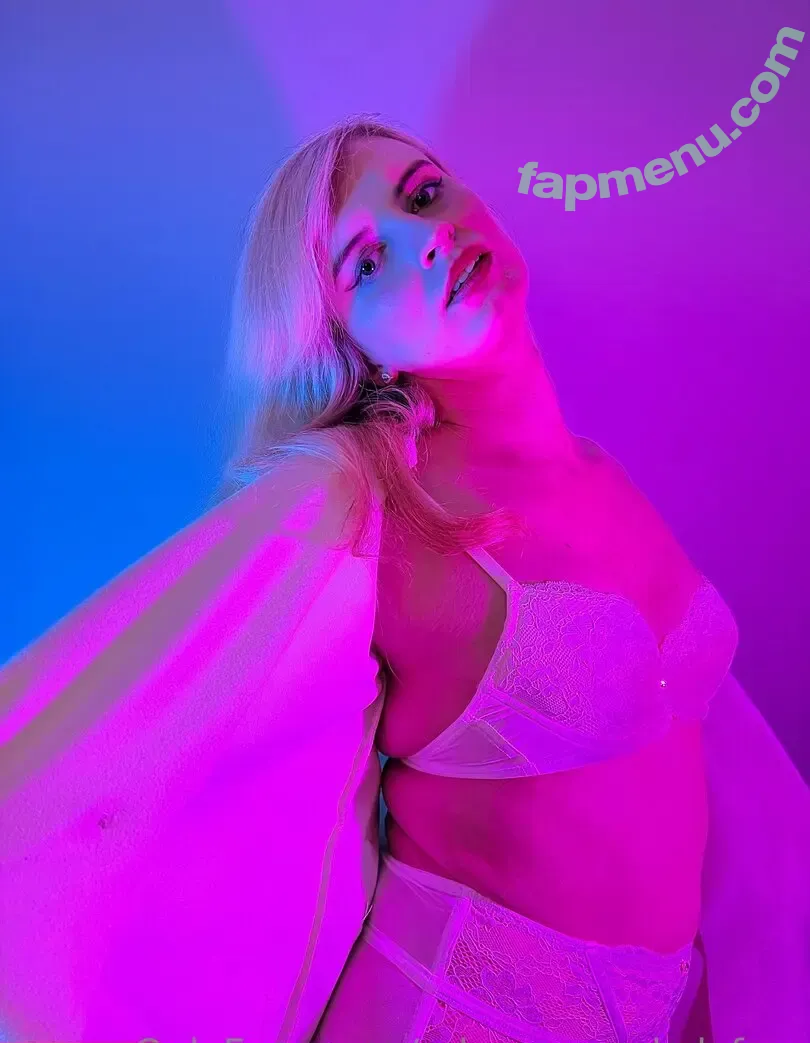 rebeccamarkelvfree nude photo #0002 (rebecca_markelv)